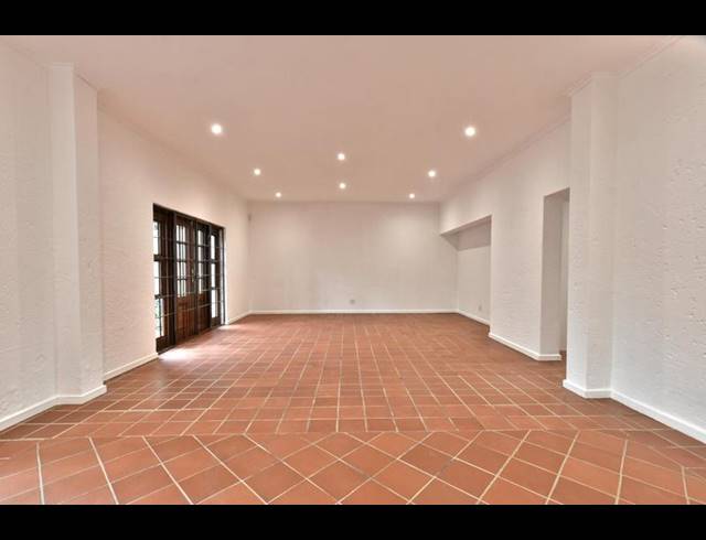 8 BEDROOM HOUSE FOR SALE IN ORCHARDS